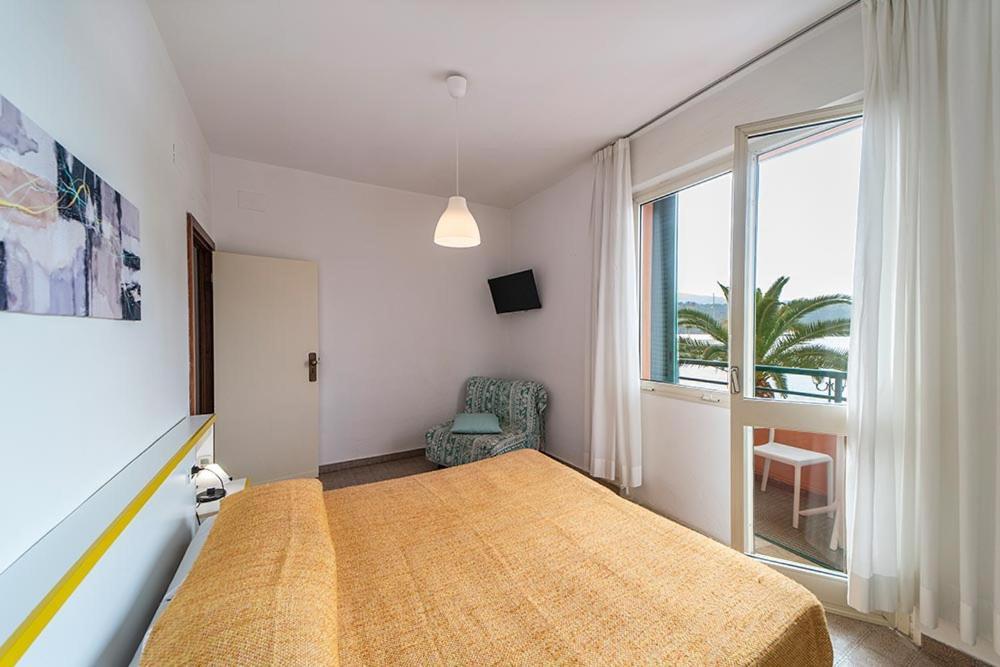 Hotel Belmare Porto Azzurro Eksteriør billede