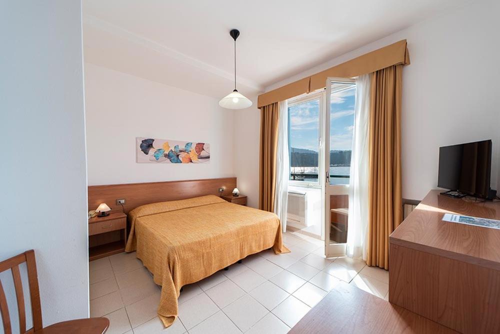 Hotel Belmare Porto Azzurro Eksteriør billede