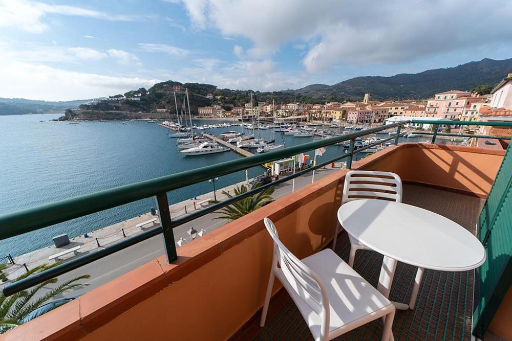 Hotel Belmare Porto Azzurro Eksteriør billede