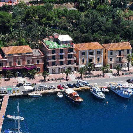 Hotel Belmare Porto Azzurro Eksteriør billede