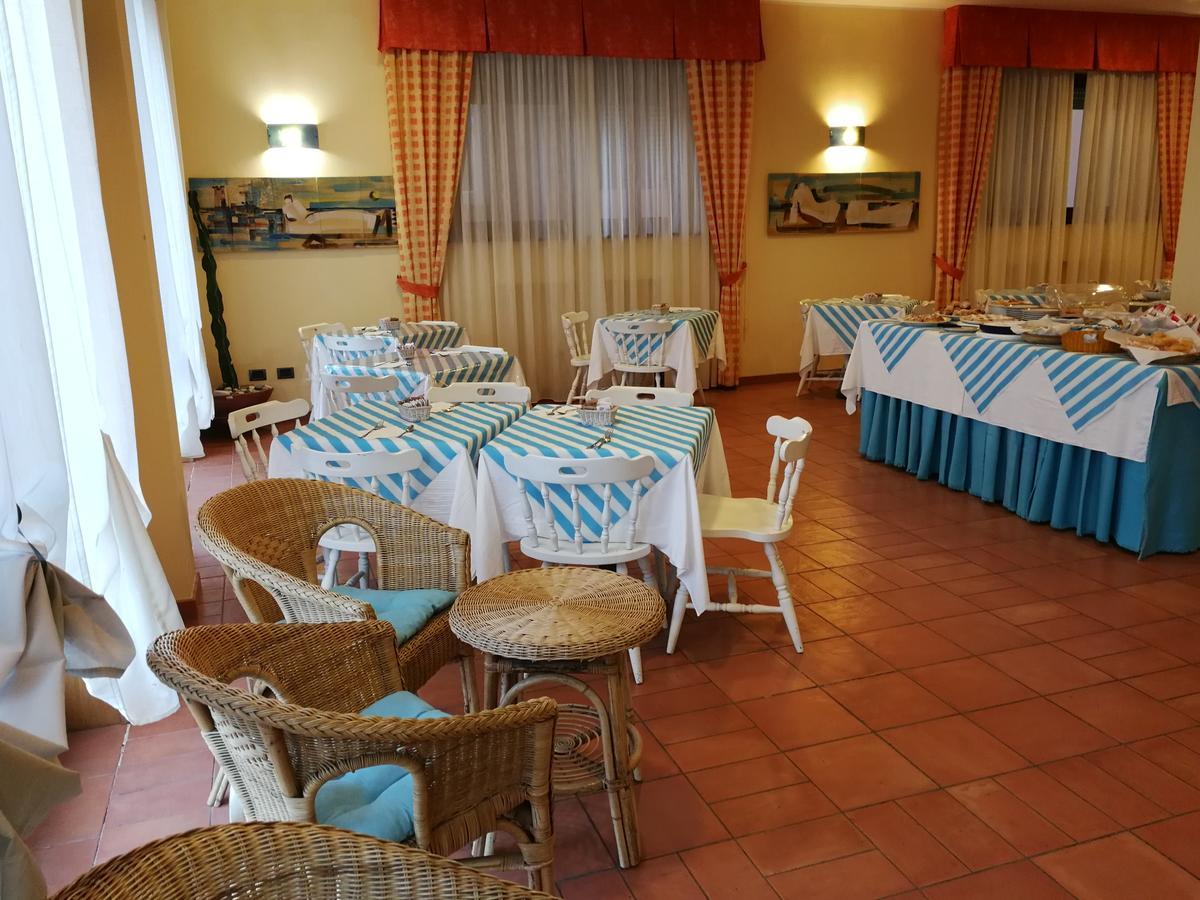 Hotel Belmare Porto Azzurro Eksteriør billede